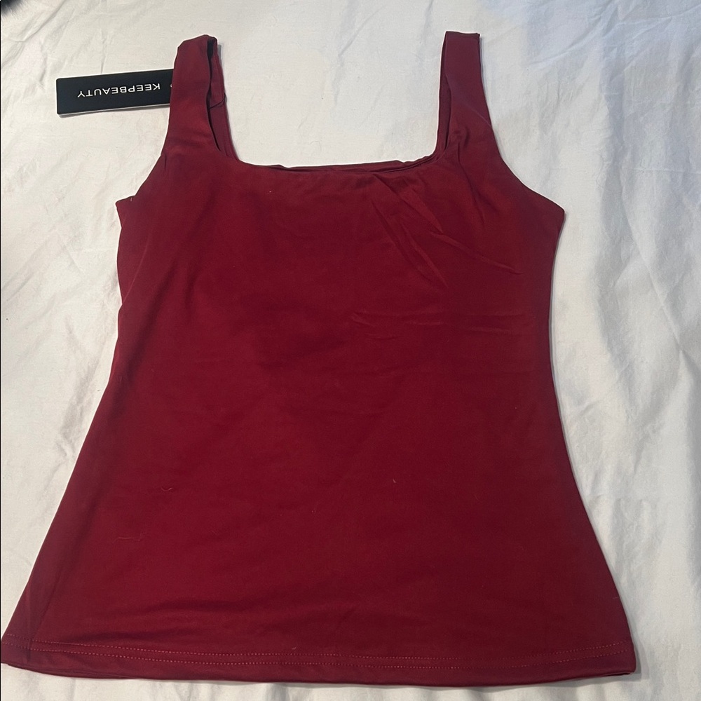 Burgundy amazon Tank Two Layers NWT Medium